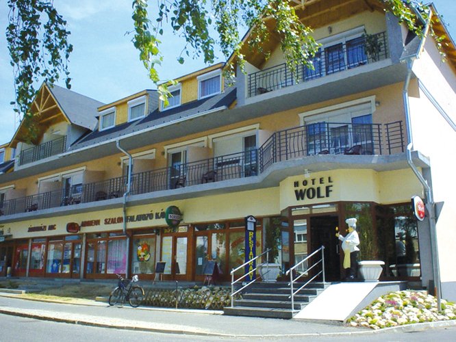 Wolf Hotel 3*